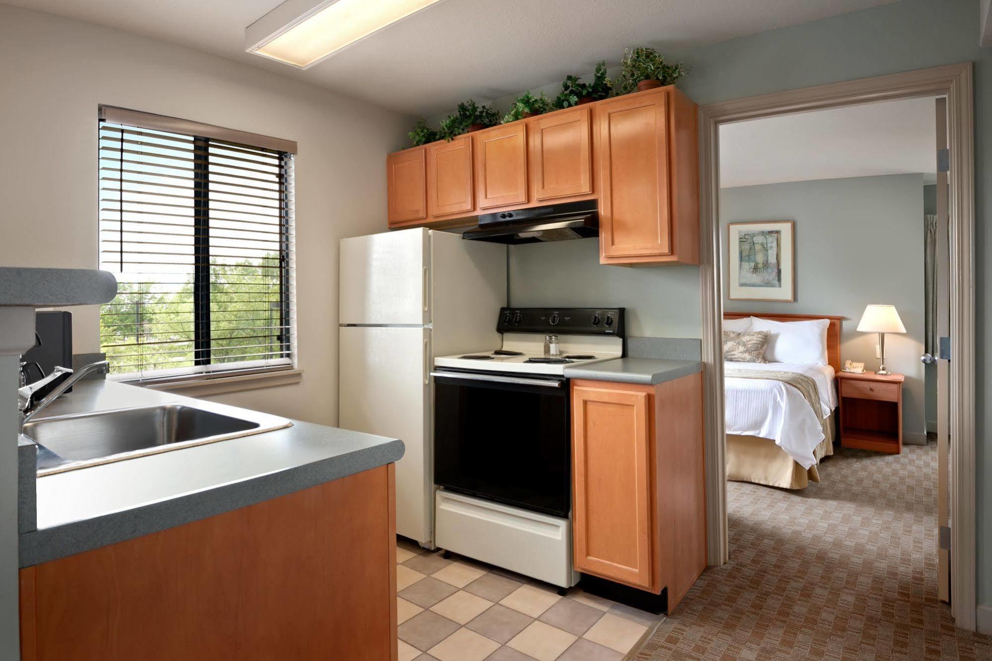 Hawthorn Suites By Wyndham Overland Park Exteriör bild